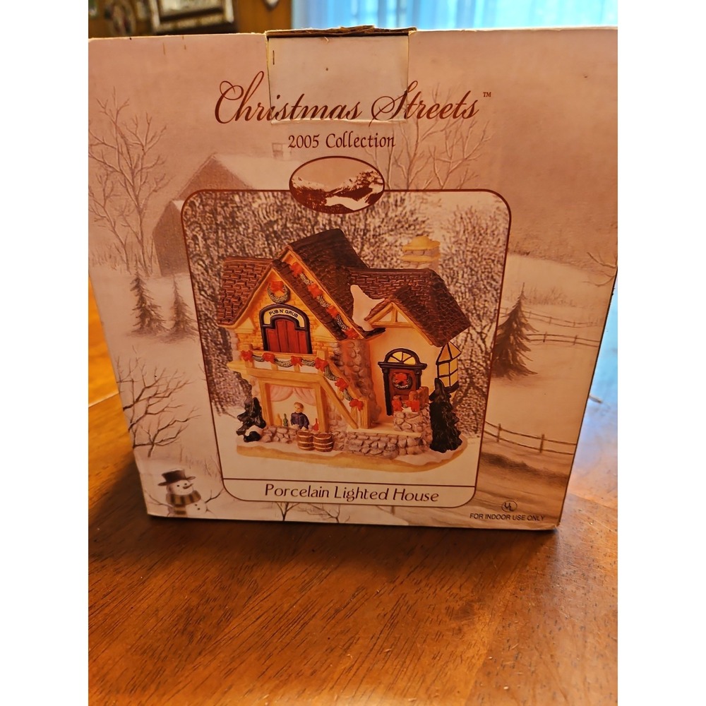 2005 Porcelain Lighted Christmas Village House / Pub & Grub